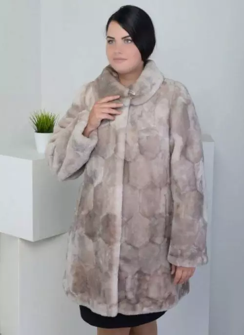Coats de pel de Kalyaev (88 fotos): Coats Fur Coats Kalyaev Factory, comentarios 702_40