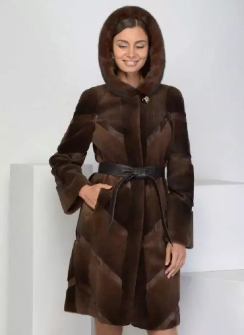 Kalyaev fur coats (88 mga larawan): fur coats Kalyaev pabrika, mga review 702_72