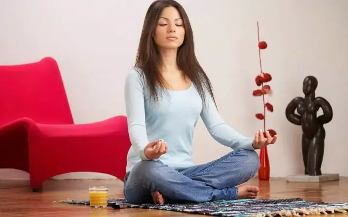 Morgon meditation för kvinnor: Varför gör du på morgonen? Förberedelse och regler för att utföra enkla effektiva tekniker 7053_16