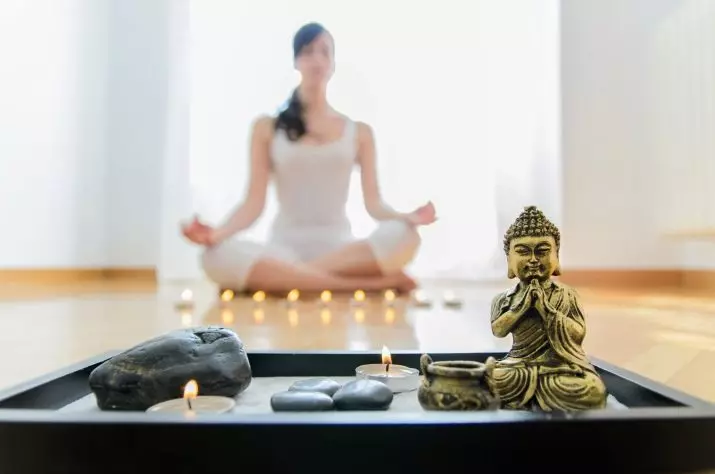 Aamu meditaatio naisille: Miksi aamulla? Valmistelu ja säännöt yksinkertaisten tehokkaiden tekniikoiden suorittamiseksi 7053_18