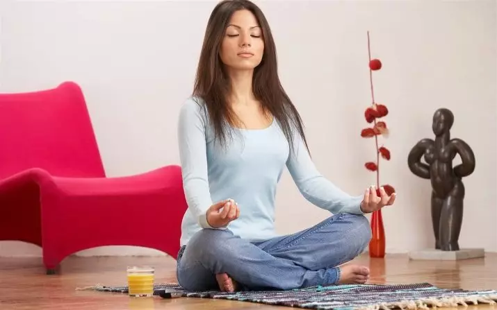 Theta Hiling Meditasyon: Debaz Meditasyon pou Gerizon ak anvan yo dòmi. Karakteristik nan meditasyon gwo twou san fon 7056_6
