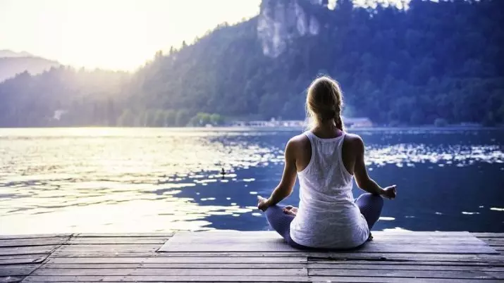 Theta Hiling Meditasyon: Debaz Meditasyon pou Gerizon ak anvan yo dòmi. Karakteristik nan meditasyon gwo twou san fon 7056_7