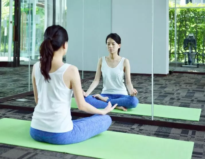 Meditació per a principiants: Com aprendre a meditar correctament? On iniciar un nouvingut? Descripció de la tecnologia, les lliçons de ioga i la meditació fàcil 7057_38