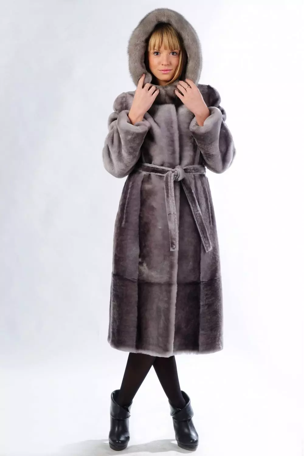 Muton Fur Coat ერთად Mink Finish (51 ფოტო): Muton მოდელები ერთად Mink საყელო 708_12