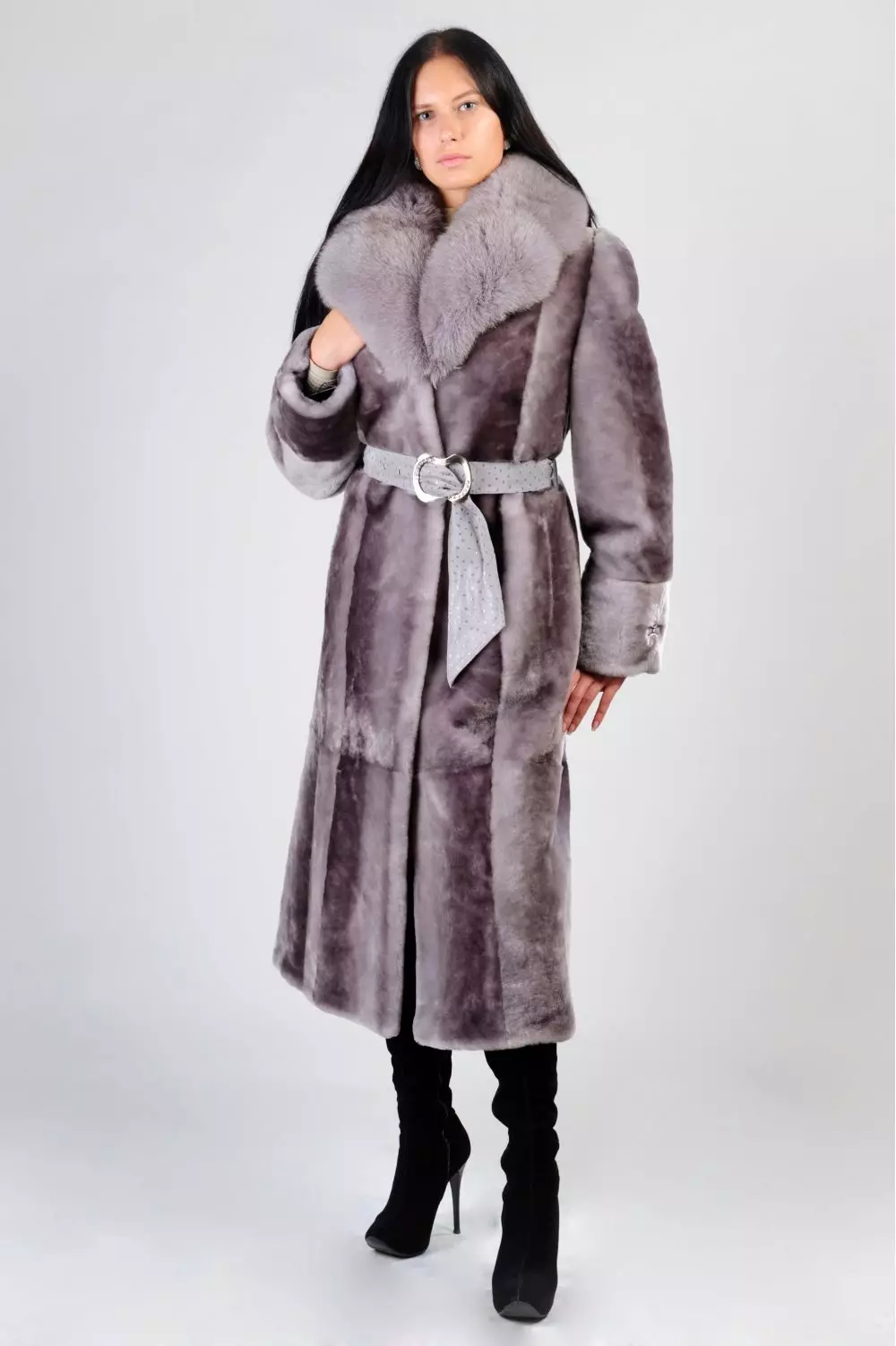 Muton Fur Coat with Mink Finish (51 լուսանկար). Muton մոդելներ Mink Collar- ի հետ 708_20