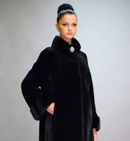 Muton Fur Coat with Mink Finish (51 լուսանկար). Muton մոդելներ Mink Collar- ի հետ 708_45