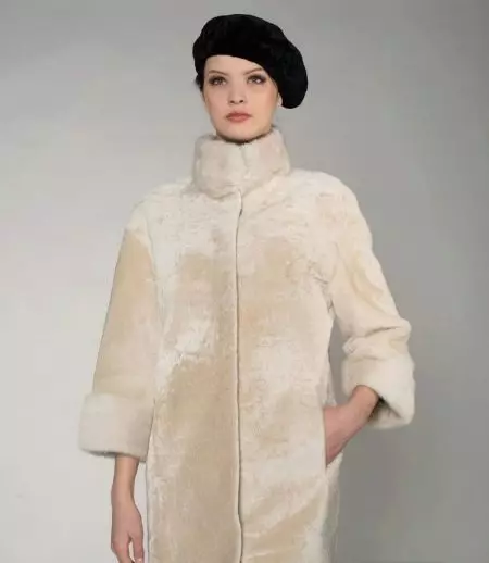 Muton Fur Coat ერთად Mink Finish (51 ფოტო): Muton მოდელები ერთად Mink საყელო 708_50