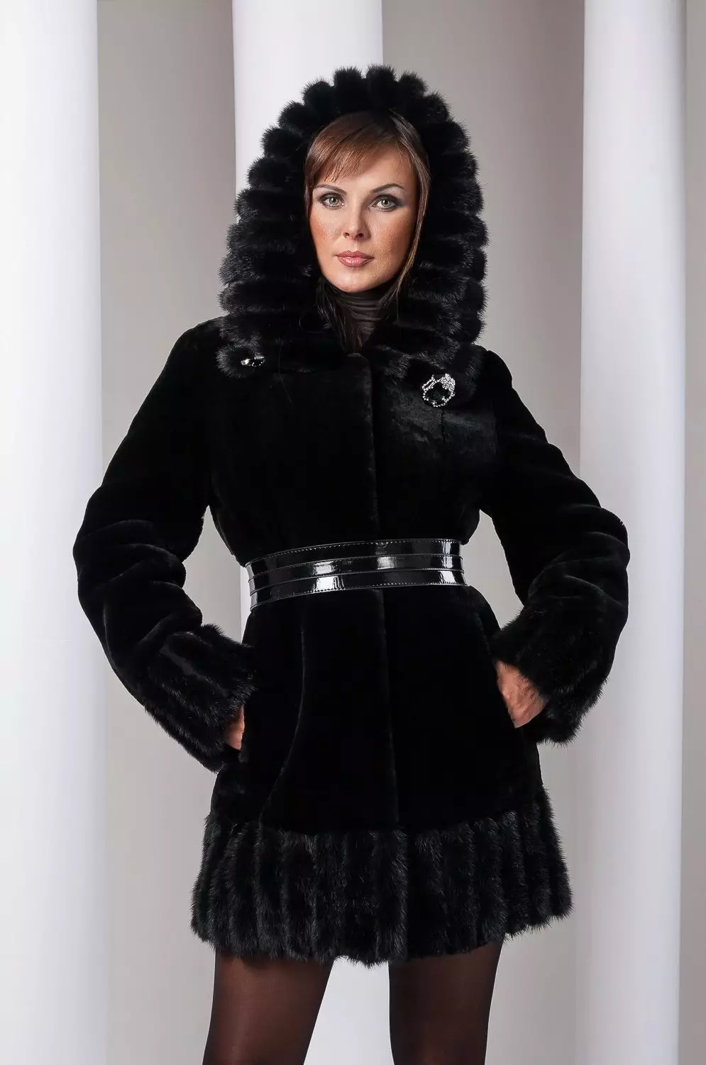 Mink பூச்சு கொண்ட Muton Fur Coat (51 புகைப்படங்கள்): Mink காலர் கொண்ட Muton மாடல்கள் 708_8