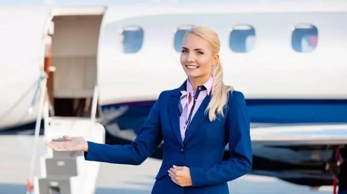 Onye na-elekọta ụlọ na onye na-elekọta ụgbọ elu (foto 12): Ego ole ka ị na-akpata na Russia? Njirimara ọrụ na Aeroflot. Kedu ihe ọ dị mkpa ka ị bụrụ onye na-ejere ụgbọ elu? 7090_12