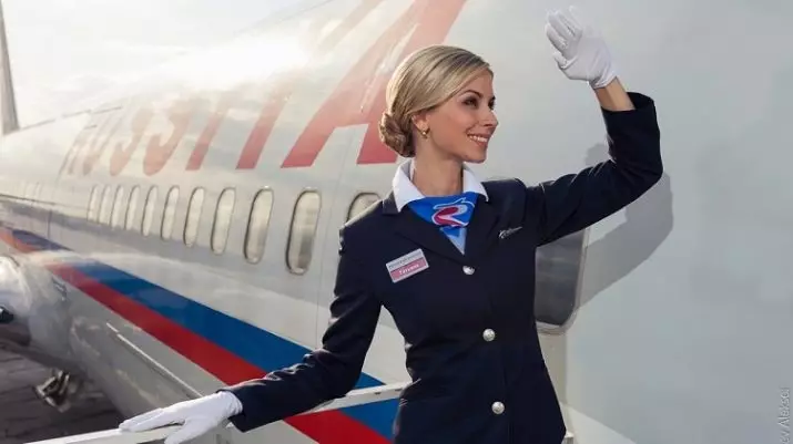 Stewardess and flight attendant (12 photos): how much do you earn in Russia? Features of work in Aeroflot. What do you need to become a flight attendant? 7090_3