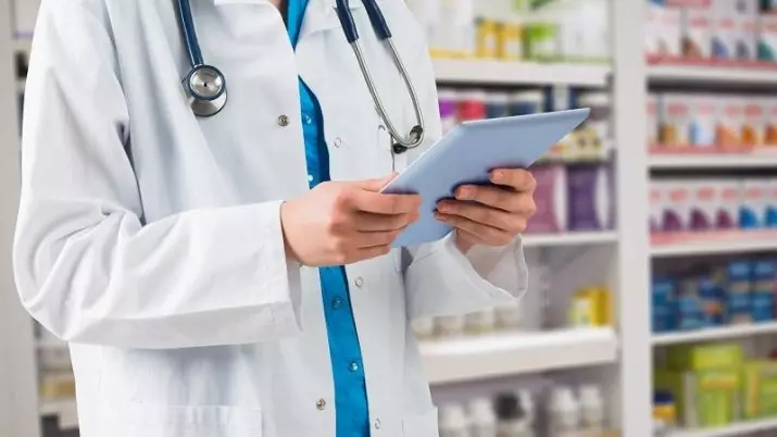 Precio: ¿Quién es y qué hace? ¿Qué es diferente del farmacéutico? Salario y proveedor, descripción del trabajo en profesión, entrenamiento. 7103_5