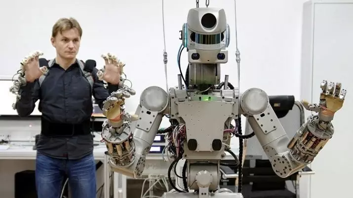 Robototexnika: peşə təsviri. Universitetlərdə təlim mütəxəssisləri. Müasir dünyada əlaqəsi. Dezavantajların üstünlükləri 7113_9