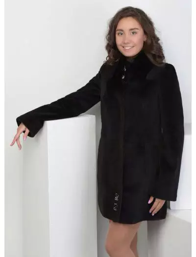 Nutria Fur Coat (113 zdjęcia): Ile kosztuje płaszcz odżywczy, z tarczy Nutria, ciepłe lub nie, niebieskie Nutria, białe, z kapturem, recenzje 711_102