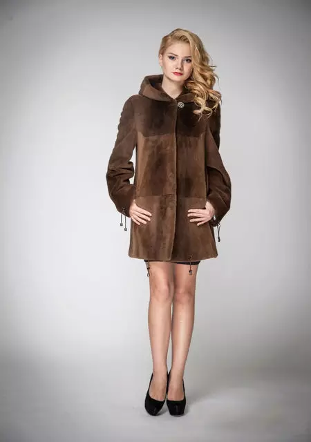 Cappotto di pelliccia NUTRIA (113 foto): Quanto costa il cappotto nutriente, dallo scudo nutria, caldo o no, blu nutria, bianco, con cappuccio, recensioni 711_105