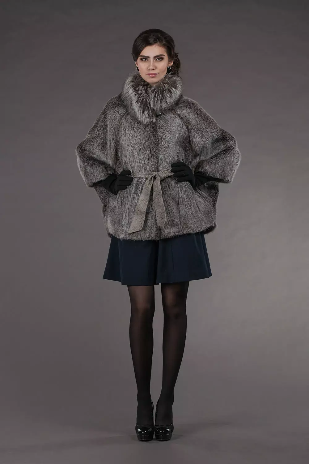 Nutria Fur Coat (113 zdjęcia): Ile kosztuje płaszcz odżywczy, z tarczy Nutria, ciepłe lub nie, niebieskie Nutria, białe, z kapturem, recenzje 711_23