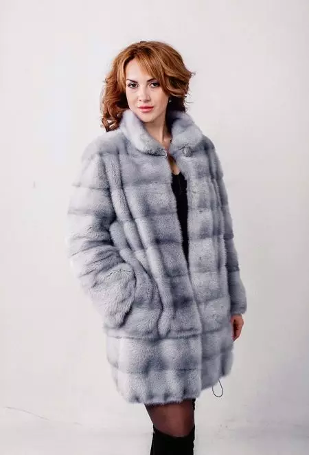 Cappotto di pelliccia NUTRIA (113 foto): Quanto costa il cappotto nutriente, dallo scudo nutria, caldo o no, blu nutria, bianco, con cappuccio, recensioni 711_4