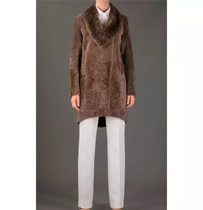 Nutria Fur Coat (113 zdjęcia): Ile kosztuje płaszcz odżywczy, z tarczy Nutria, ciepłe lub nie, niebieskie Nutria, białe, z kapturem, recenzje 711_44