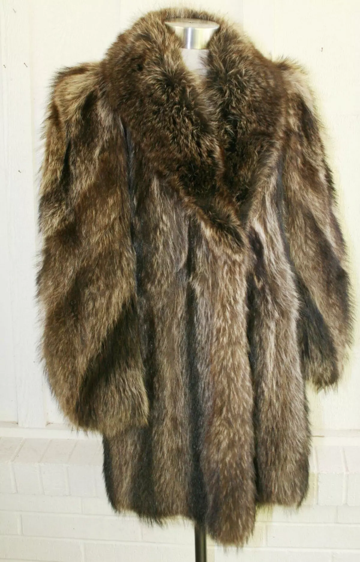 Nutria毛皮大衣（113张照片）：营养外套的成本是多少，来自盾牌野生，温暖或不，蓝色野营，白色，连帽，评论 711_73