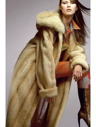 Nutria Fur Coat (113 zdjęcia): Ile kosztuje płaszcz odżywczy, z tarczy Nutria, ciepłe lub nie, niebieskie Nutria, białe, z kapturem, recenzje 711_83