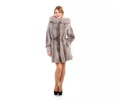 Nutria Fur Coat (113 zdjęcia): Ile kosztuje płaszcz odżywczy, z tarczy Nutria, ciepłe lub nie, niebieskie Nutria, białe, z kapturem, recenzje 711_91