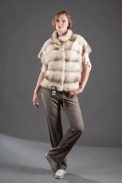 Ferreck Fur Coat (54 bilder): Strike Fur-sleeved modeller, med Ferret, Cherish Coat Recensioner 716_26
