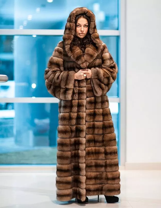 Ferreck Fur Coat (54 fotoğraflar): Fur-kollu modeller, gelincik, cherish ceket yorumlar 716_47