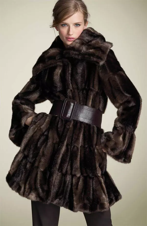 Ferreck kožešinový kabát (54 fotek): Stiskněte modely s kožešinami, s fretkou, Cherish Coat Recenze 716_50