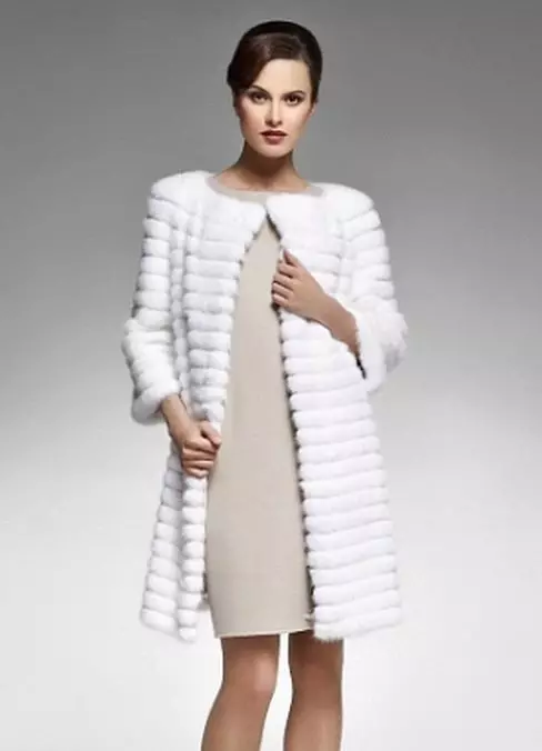 Knitted Fur Coat (50 wêne): Ji yaran, bi kincê knitted, ji çirûskên knitted, ji bîhnek knitted, ji bask, knitted 718_32