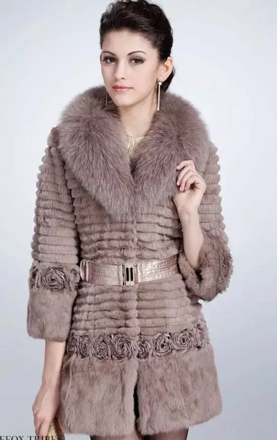 Knitted Fur Coat (50 wêne): Ji yaran, bi kincê knitted, ji çirûskên knitted, ji bîhnek knitted, ji bask, knitted 718_43
