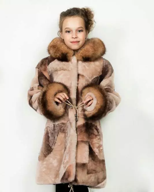 Pelsjakke for en jente (101 bilder): Barnas pelsjakker for en tenåringspike 12 år gammel, pelsjakke på jenter 1-3 år, 4-7 og 8-10 år 719_54