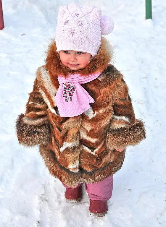 Pelsjakke for en jente (101 bilder): Barnas pelsjakker for en tenåringspike 12 år gammel, pelsjakke på jenter 1-3 år, 4-7 og 8-10 år 719_8