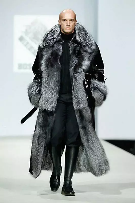 Wolf Fur Coat (60 foto's): Vroue se bontjas, van 'n steppe wolfbont, van rooi, swart, hoeveel koste, resensies 728_35