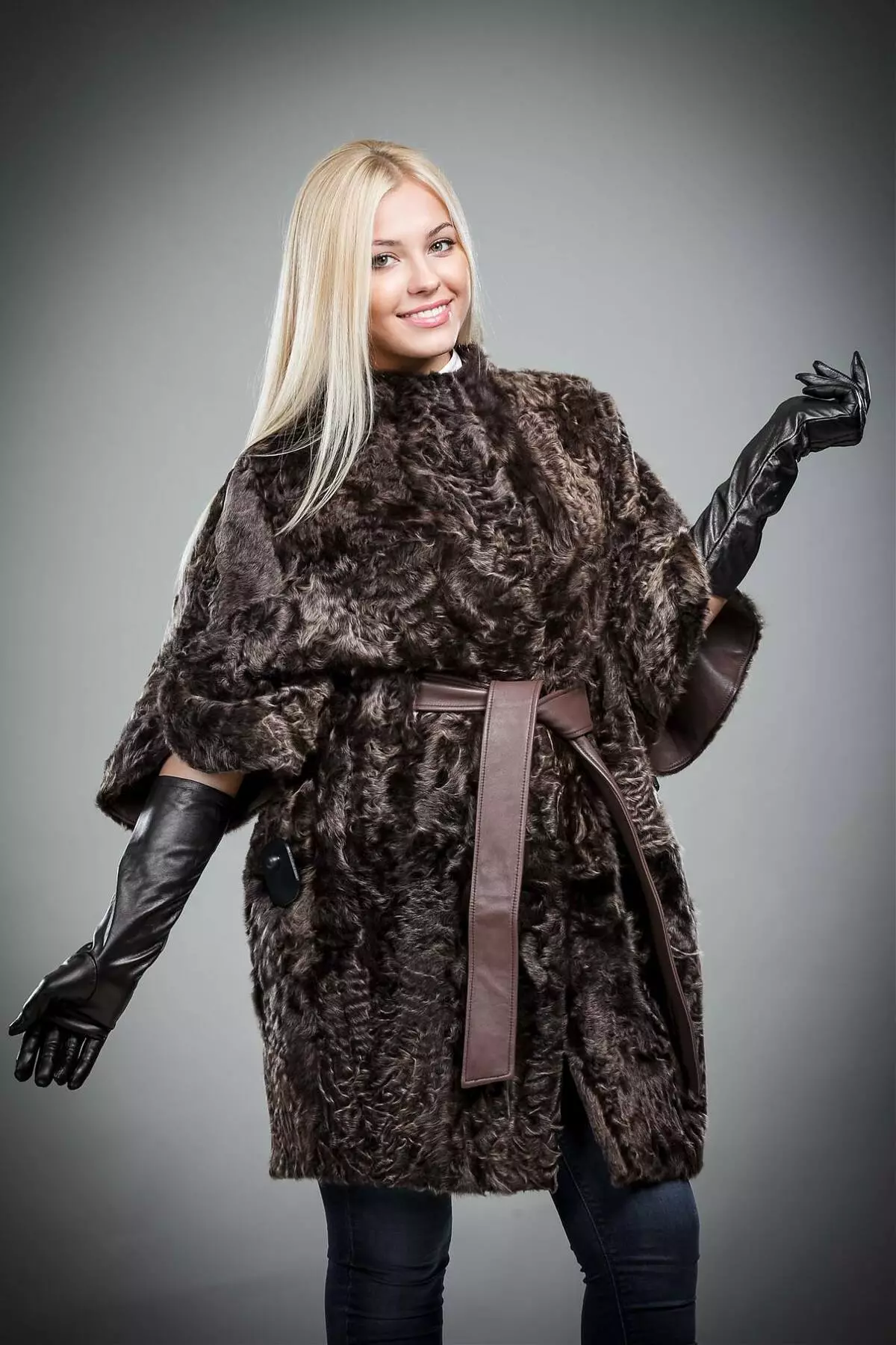 Kozlik fur coat (71 photos): from goat fur, from a mountain goat, with a hood, out of a condensed goat, how much costs, coat coat, reviews 730_57