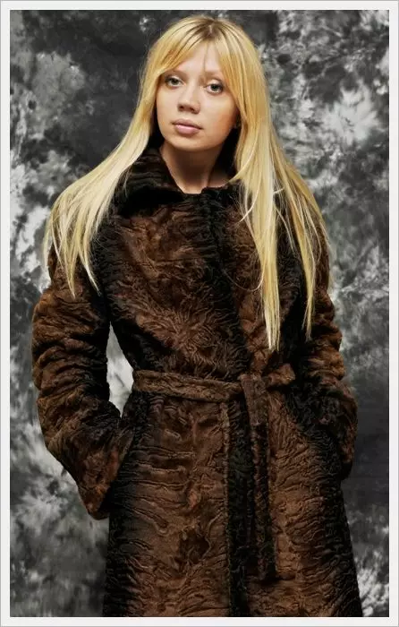 Kozlík кожено палто (71 снимки): от коза кожа, от планинска коза, с качулка, от съкратен коза, колко струва, палто палто, мнения 730_66