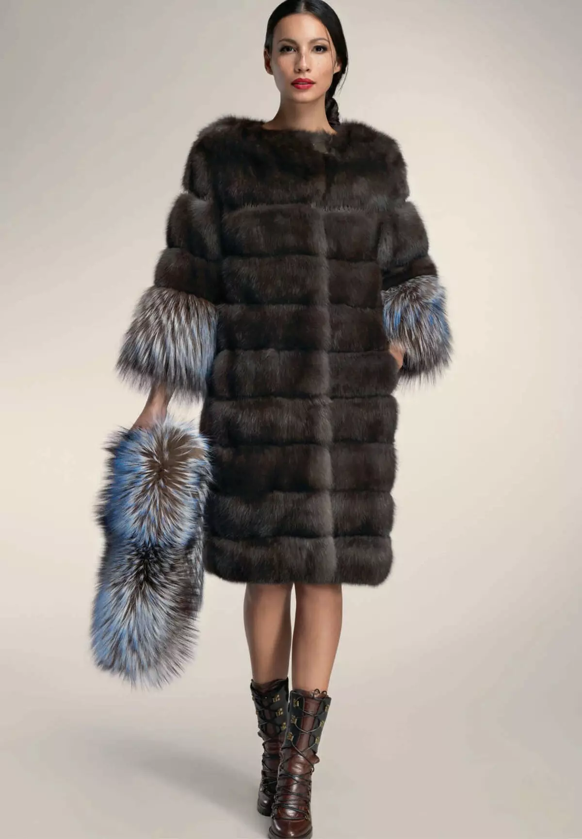 Italian fur coats (47 photos): Magkano ang, fur coat mula sa Mala Mati mula Italya, fur coat, review 731_12