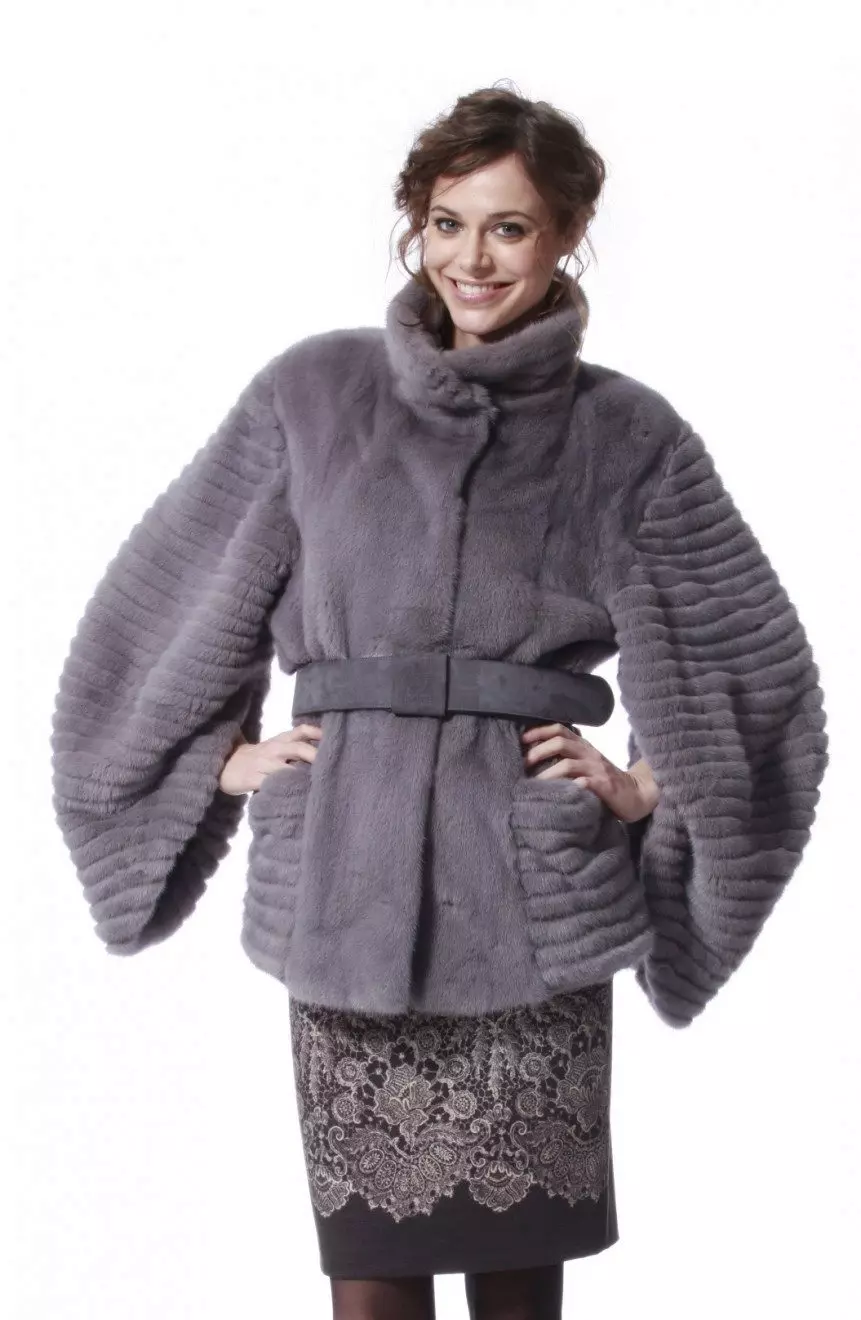 Италијански крзно палта (47 фотографии): Колку е, крзно од Мала Мати од Италија, крзно, осврти 731_26