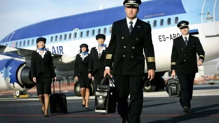 Polgári repülés pilótái: Hogyan válhat? A pilóta szakmaának fizetése és képzése Oroszországban, az iskolai pilóták, az előnyök és a hátrányok szakma 7323_3