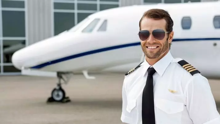 Piloti civilného letectva: Ako sa stať? Plat a školenie povolania pilota v Rusku, školských pilotov, profesie a nevýhody 7323_9