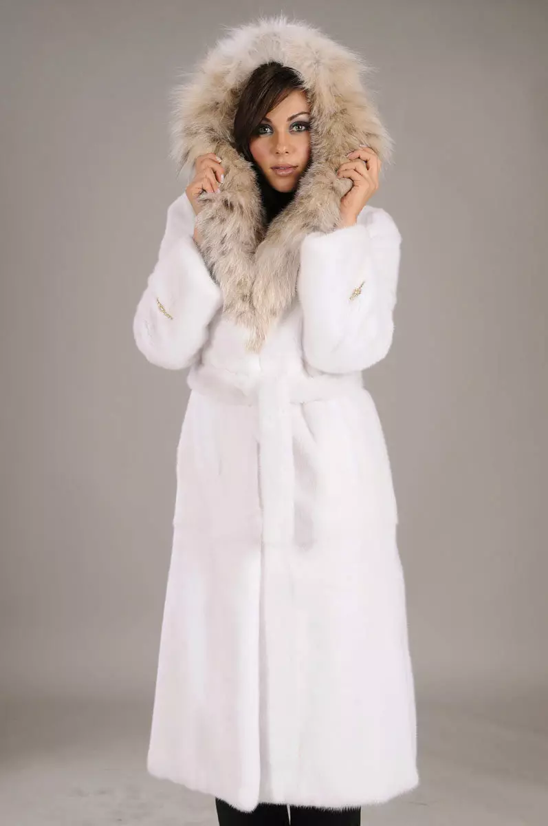 White Rabbit Fur Coat (32 Foto): Hooded, Bagaimana Membersihkan 732_20