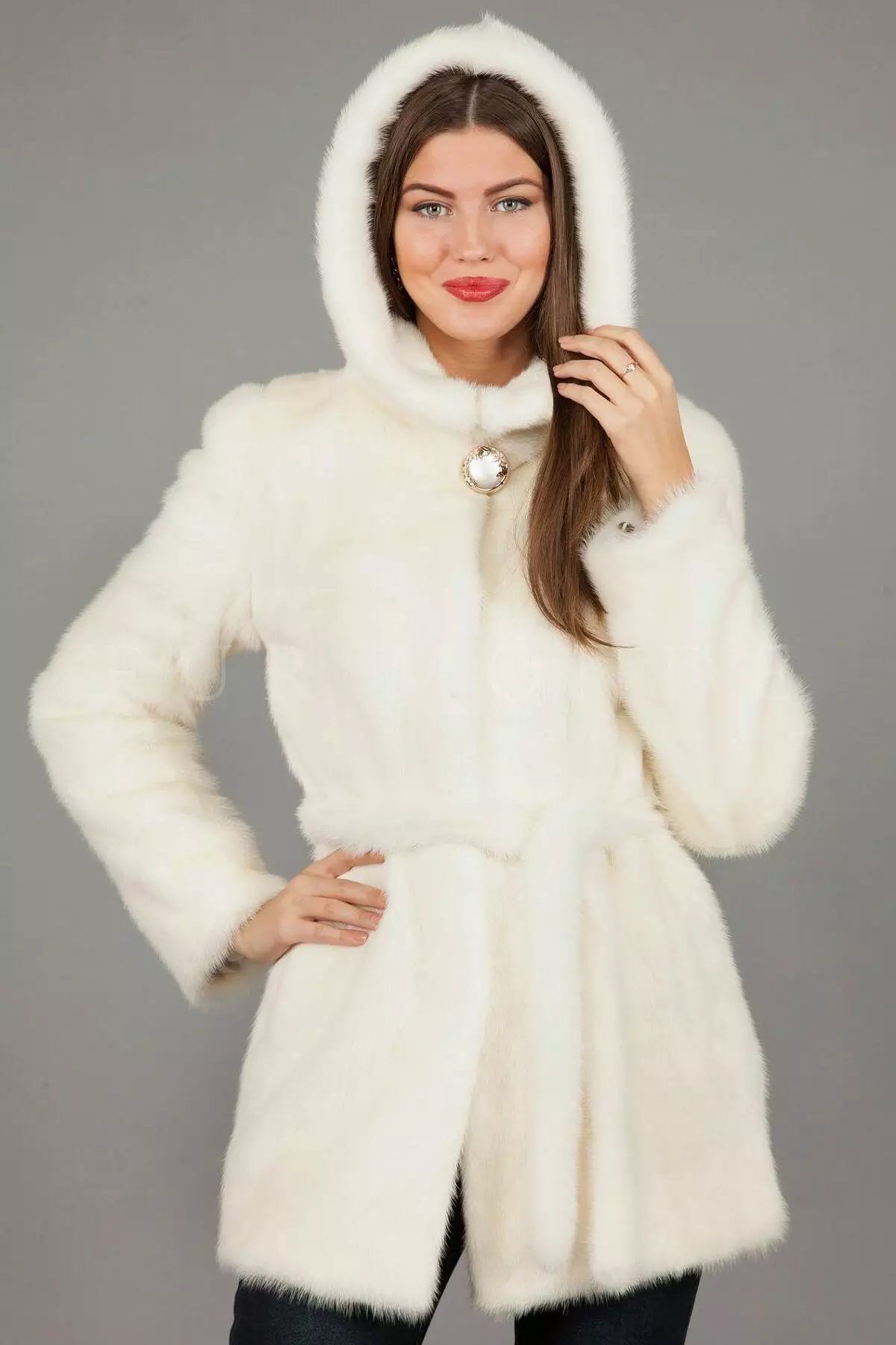 Hvid kanin pelsfrakke (32 billeder): hooded, hvordan man rengøres 732_30