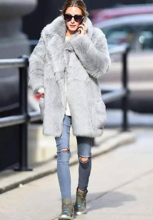 Hvad en pelsfrakke er den varmeste (77 billeder): Hvilken pels varmere, lettere og praktisk, den varmere: ned jakke, frakke eller pels 734_10