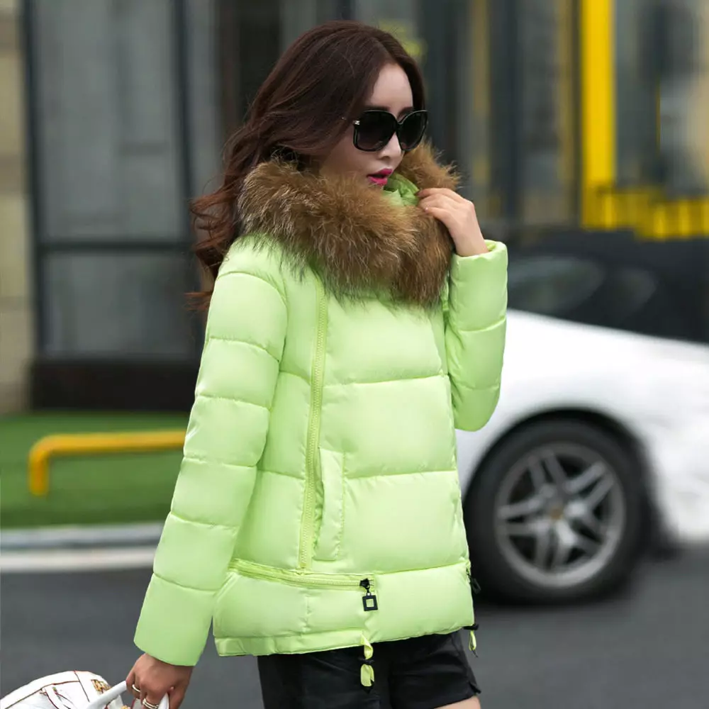 Lo que es un abrigo de piel el más cálido (77 fotos): lo que más caliente, más fácil y práctico, que más cálido: chaqueta hacia abajo, abrigo o abrigo de piel 734_12