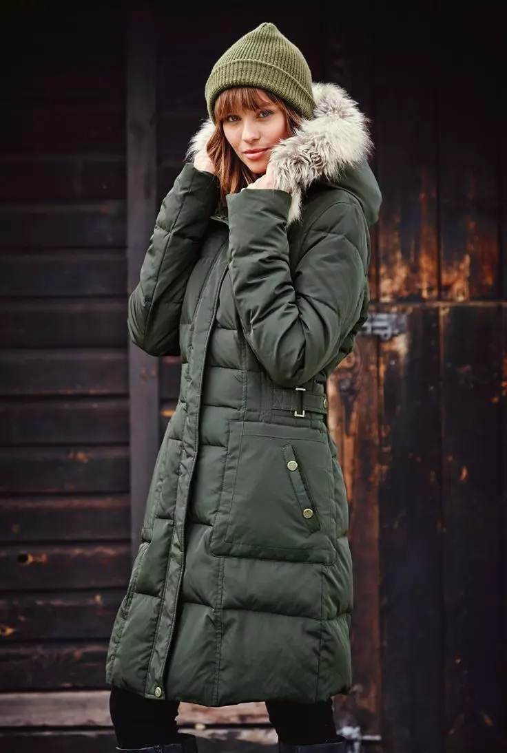 Hvad en pelsfrakke er den varmeste (77 billeder): Hvilken pels varmere, lettere og praktisk, den varmere: ned jakke, frakke eller pels 734_17