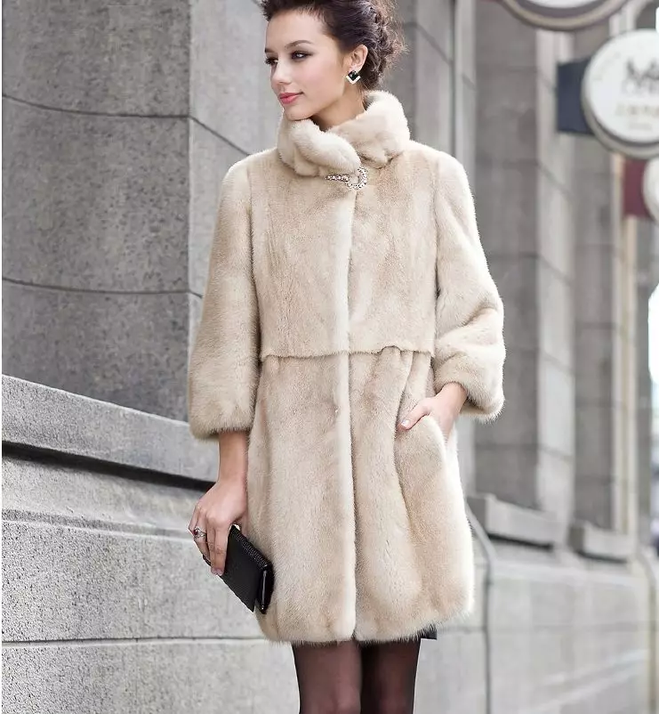 Hvad en pelsfrakke er den varmeste (77 billeder): Hvilken pels varmere, lettere og praktisk, den varmere: ned jakke, frakke eller pels 734_43