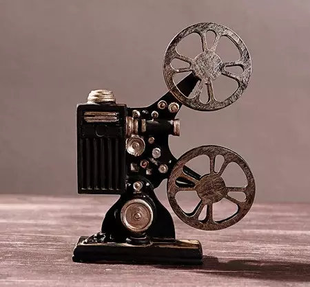 Mecánica de cine: deberes de mecánica de cine no traballo, descricións de emprego do cine mecánico, formación profesional 7354_4