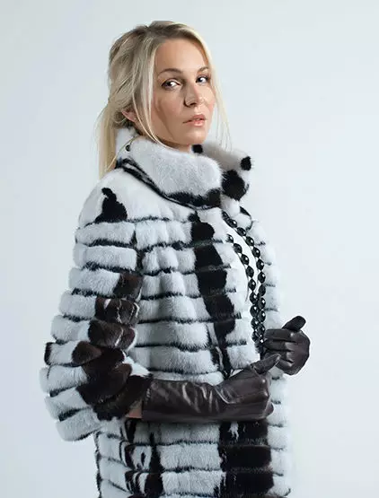 Dizainerio kailiniai paltai (60 nuotraukų): nuo rusų ir žinomų dizainerių 735_28