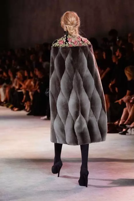 Designer Fur пальто (60 сүрөт): орус жана атактуу дизайнерлер 735_38