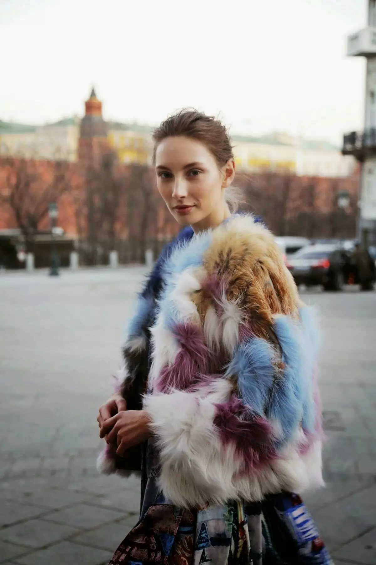 Dizainerio kailiniai paltai (60 nuotraukų): nuo rusų ir žinomų dizainerių 735_47