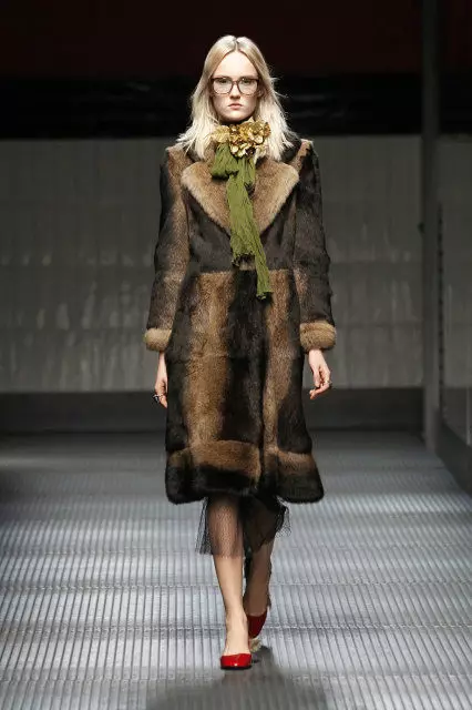 Designer Fur пальто (60 сүрөт): орус жана атактуу дизайнерлер 735_52