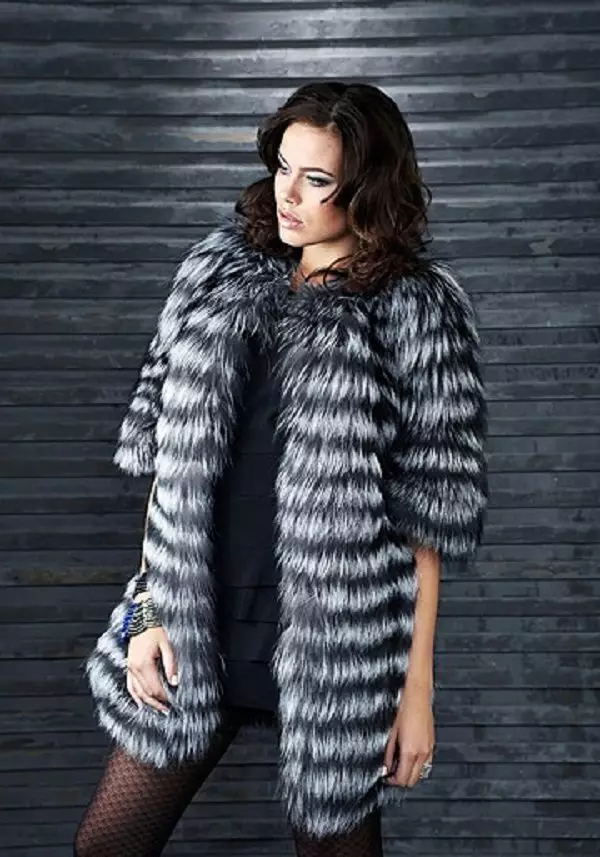 Chernoburki fur coat (101 mga larawan): mga review, niniting fur coat, kung magkano ang mga gastos, fur coat, sa isang niniting na batayan, autoled, mula sa mga piraso 737_53